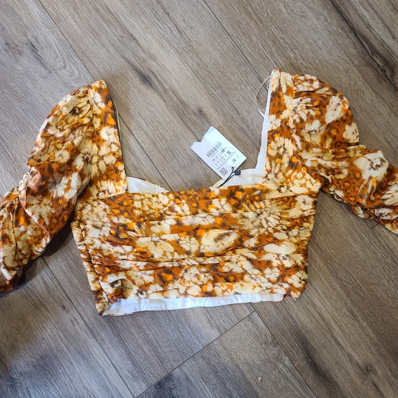 Zara Women's Orange Floral Top, crop,NWT, small, ruched 3/4 sleeves - Picture 9 of 11